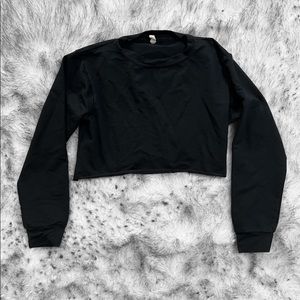 Kyerivs | Black crop top | sweater